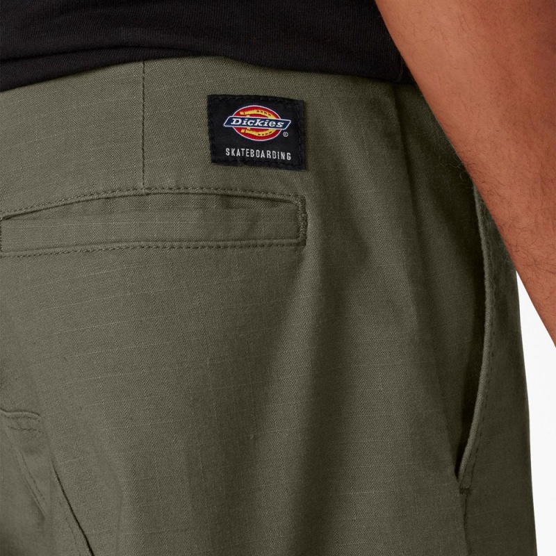 Men's Dickies Skateboarding Regular Fit Cargo Shorts Green | 4327895-TZ